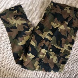 Michael Kors Camo cargo capris
